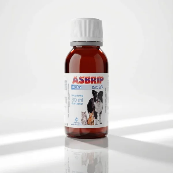 Флакон Asbrip Pets об'ємом 30 мл. Компактний формат засобу з евкаліптом та м'ятою для полегшення дихання у домашніх тварин.