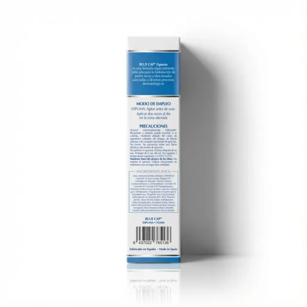 Бокова сторона упаковки Blue Cap. Інструкція: струсити перед використанням, наносити двічі на день на уражені ділянки. Склад включає піроктон оламін та кераміди.